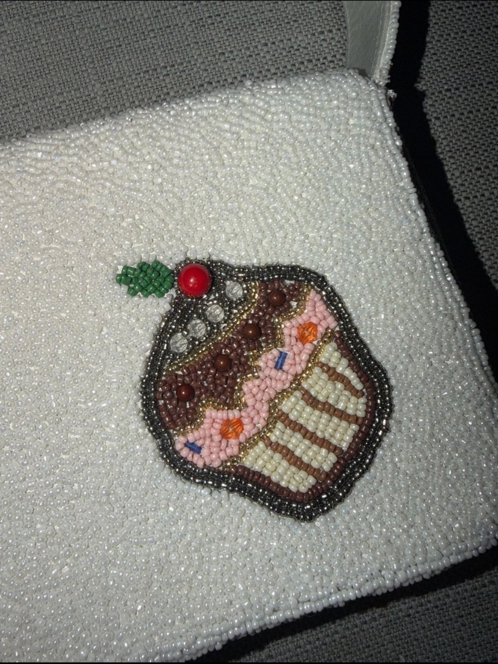 BRAND NEW VIRAL CUPCAKE BEADED BAG - TJMAXX/MARSHALLS - Picture 5 of 6